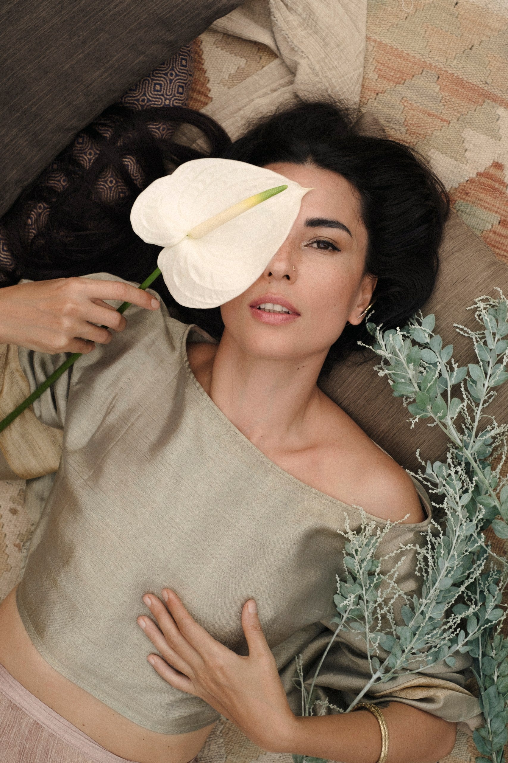 Yuna Shirt (Banana Silk Edition) – Handwoven Raw Silk Shirt